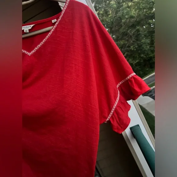 🆕 Max Studio Red V-Neck Crinkle Blouse 2X Embroidered Trim, Flutter Sleeves NWOT - Picture 8 of 13